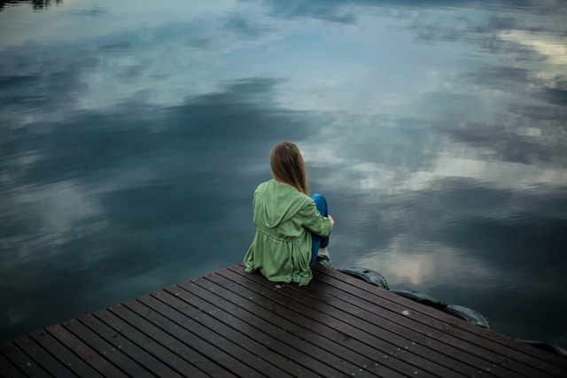 Einsamkeit überwinden: Psychologie & Neurologie – Wie soziale Isolation Körper und Geist beeinflusst